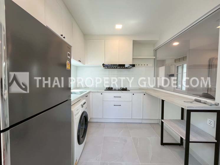 House with Shared Pool in Bangnatrad 